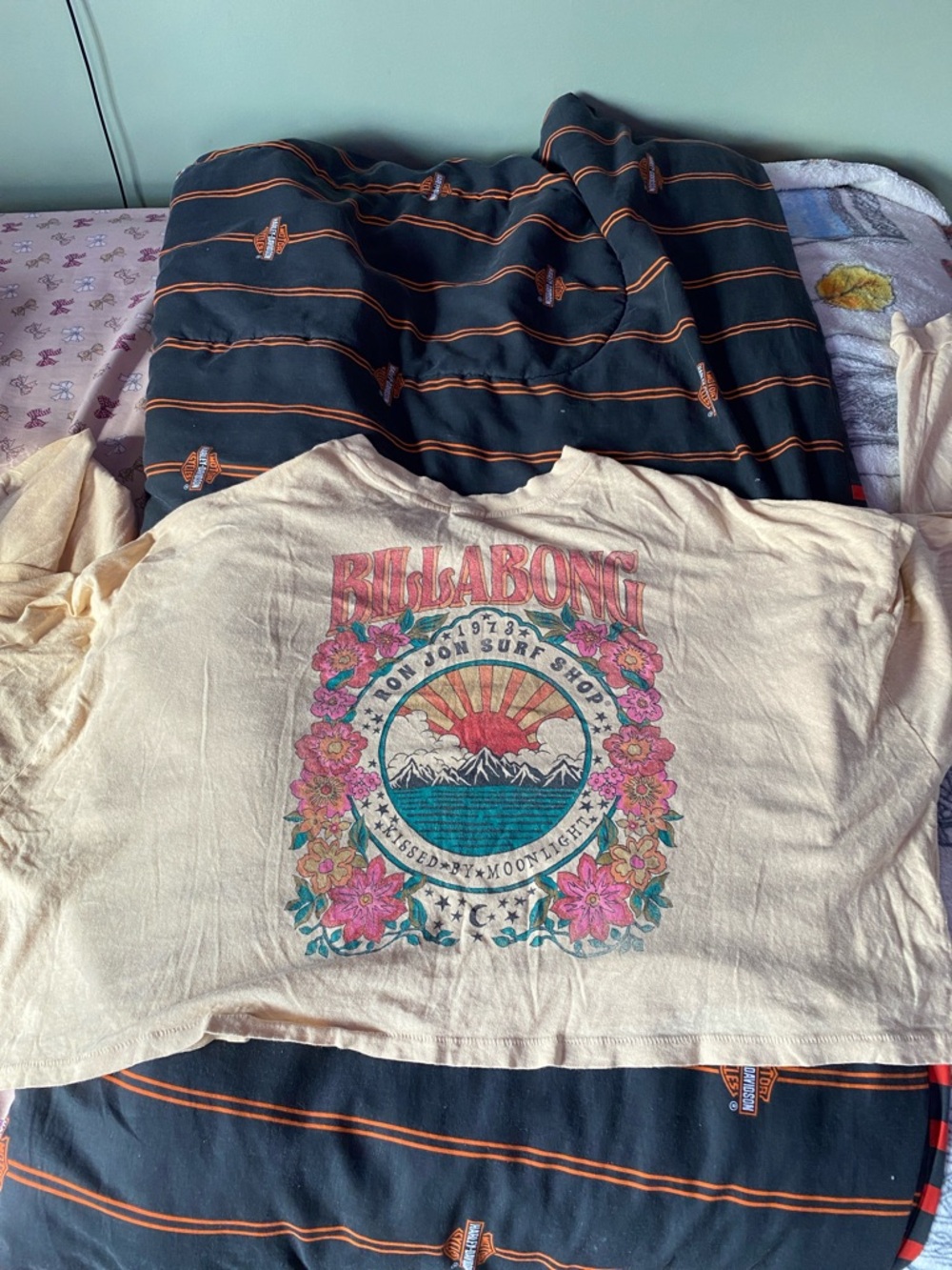 Billabong Cropped Long Sleeve Tee with Small Graphic - Picture 5 of 7
